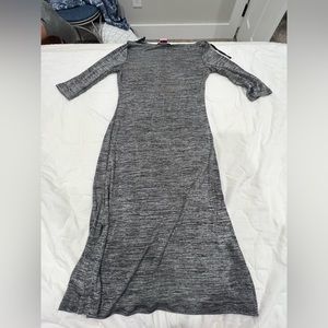 Long grey dress shirt sleeves small skis on the bottom